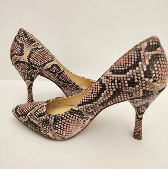 Vince Camuto Women Pointed Toe Slip On Snake Embossed Leather High Heels, sz 8.5 - Picture 10 of 16